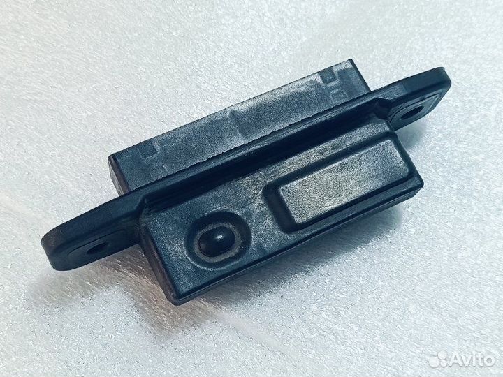 Кнопка открывания багажника Toyota Corolla Fielder