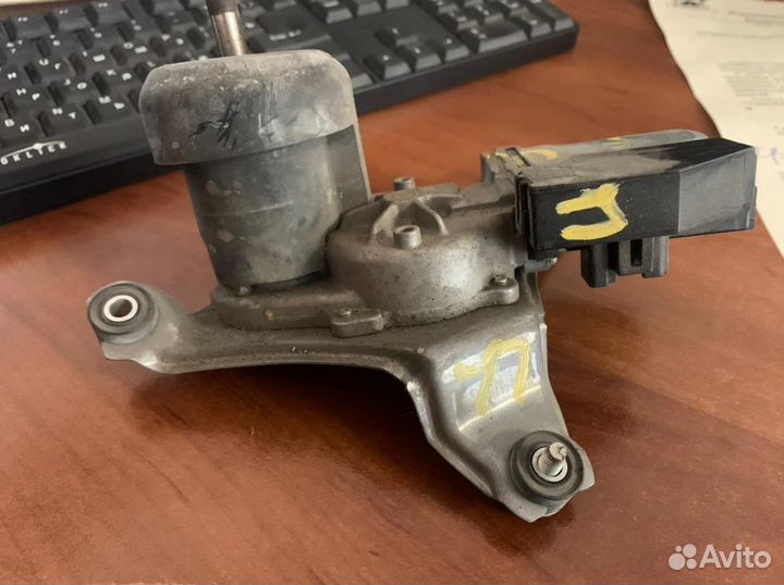 Мотор стеклоочистителя задний toyota auris Е 150