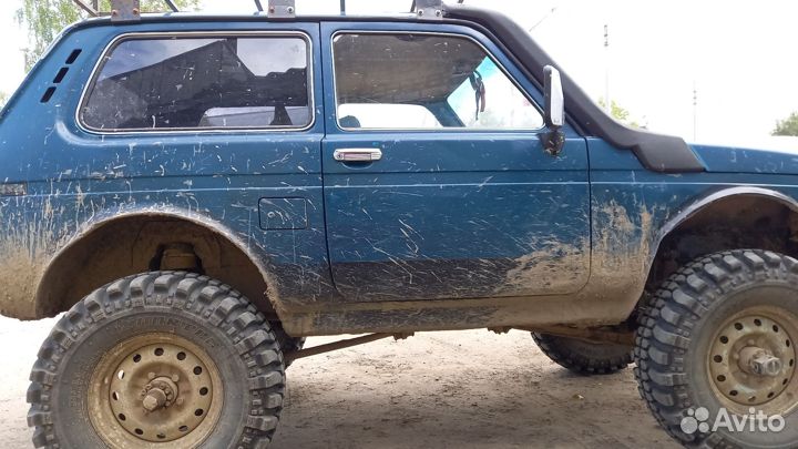 LADA 4x4 (Нива) 1.7 МТ, 2003, 50 000 км