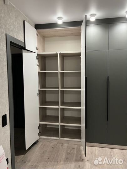 Шкаф распашной с антресолью