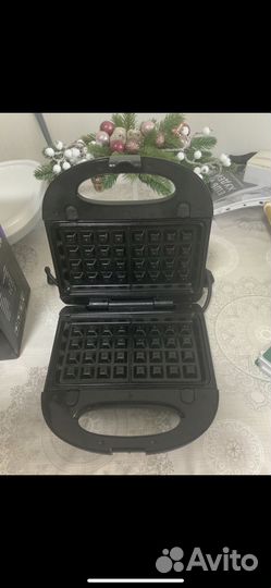 Вафельница новая