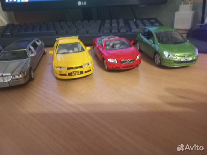 Машинки игрушечные
