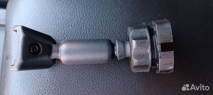 Кронштейн зеркала салона