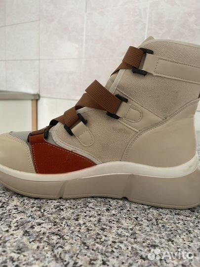 Ботинки для девочки новые