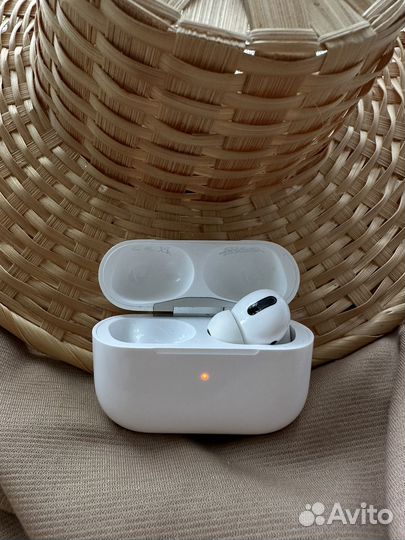 Apple airpods pro(правый наушник и кейс)