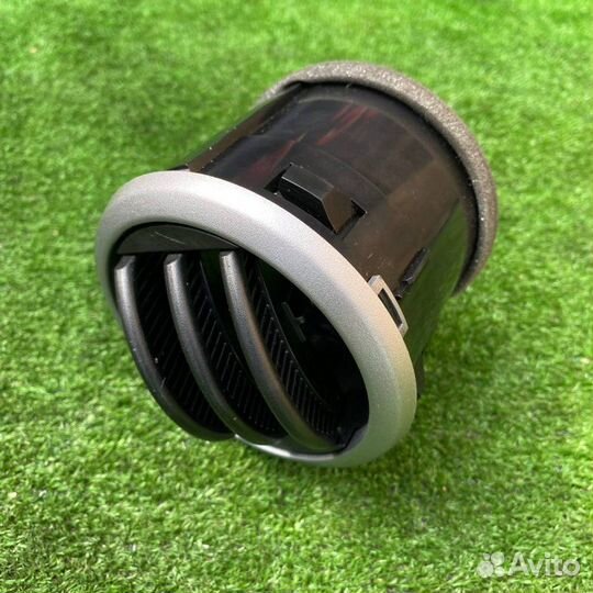 Решетка вентиляционная, дуйка левая Suzuki