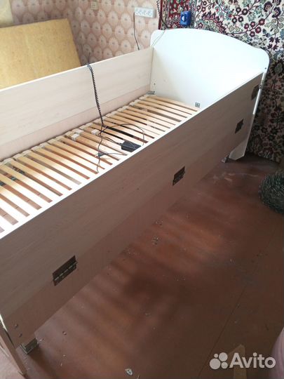 Медицинская кровать с бортами и электроприводом