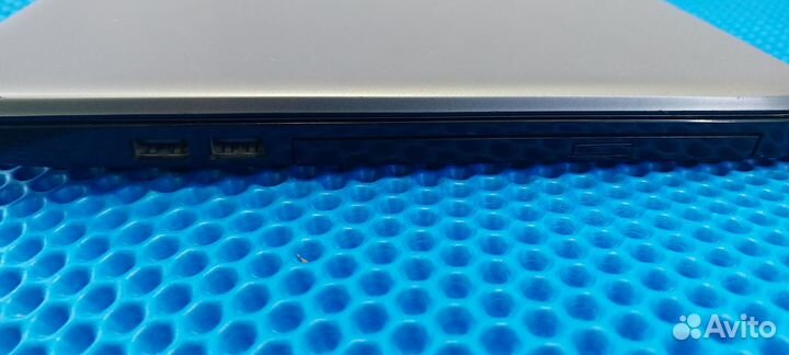 Ноутбук HP 15-R272UR /2х2.16ггц/4gbddr3/SSD120Gb