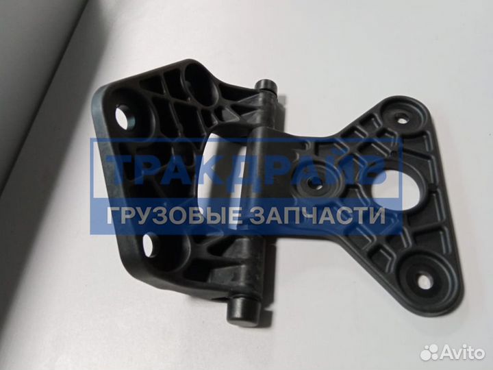 Петля капота Ивеко Стралис