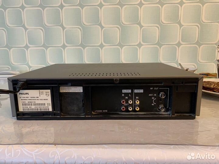Видеомагнитофон philips