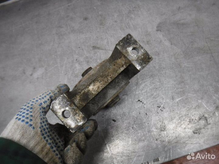 Опора двигателя передняя Ssang Yong Actyon D20DTF