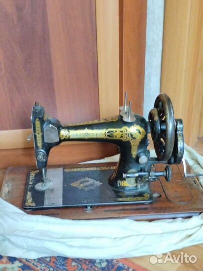 Швейная машина Singer