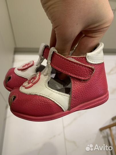 Сандалики для девочки скороход