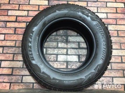 Bridgestone Blizzak DM-V2 285/60 R18