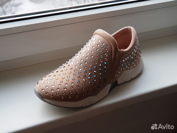 Кроссовки со стразами Aldo