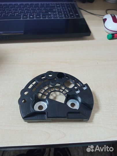 Крышка генератора задняя Audi Skoda VW