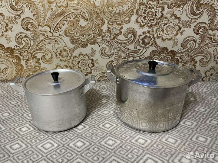 Посуда СССР разная (кастрюли, тарелки, миски)