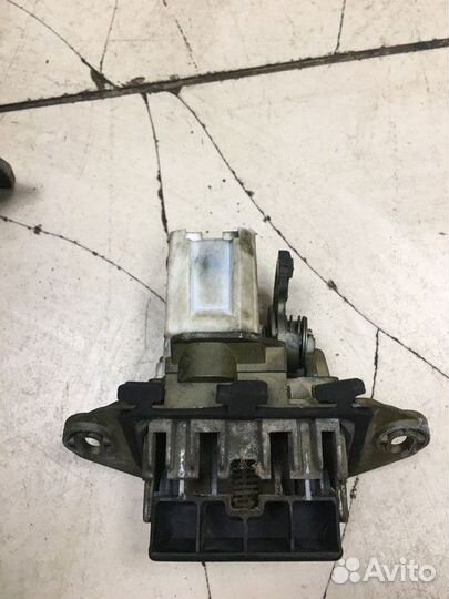 Кнопка открывания багажника Renault Megane