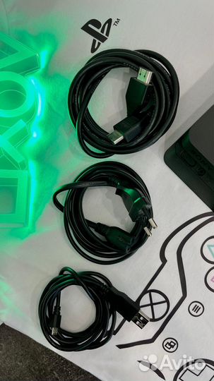 Sony PS4 Slim 2 джоя 550 игр
