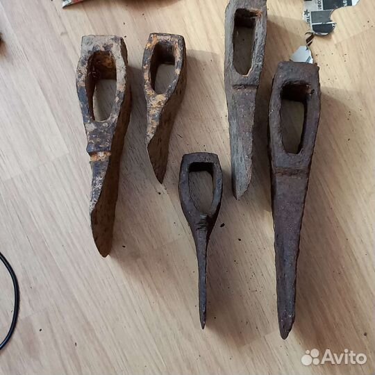 Топор старинный