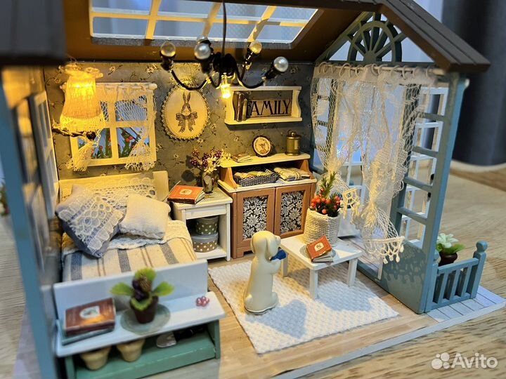 Интерьерный кукольный домик