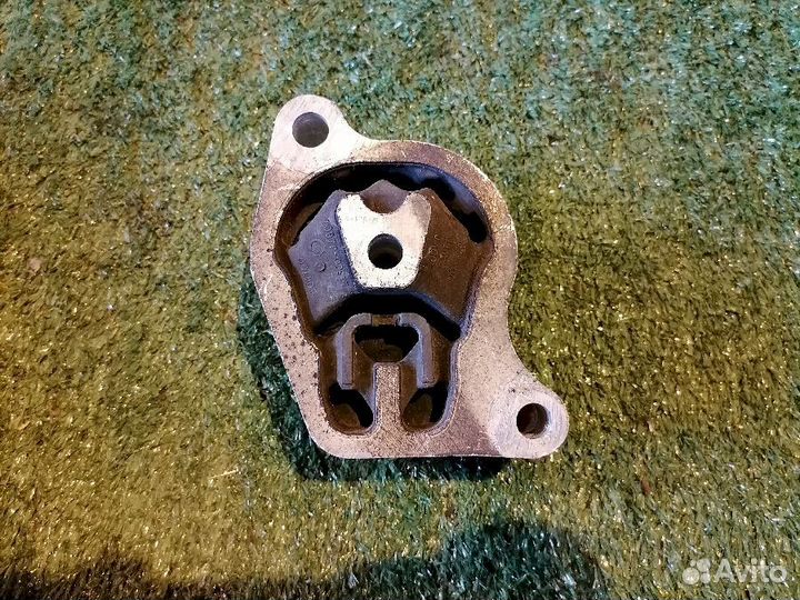 Опора двигателя (подушка двс) задняя 11360JA000 Ni