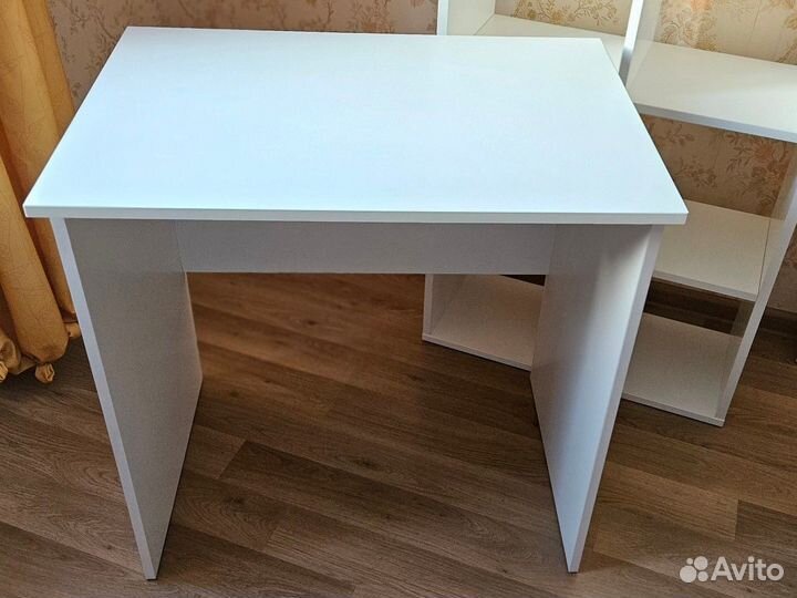 Письменный стол IKEA белый бронь