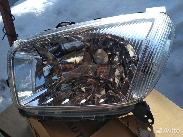 Фара основная левая Toyota Rav 4 depo 00-03