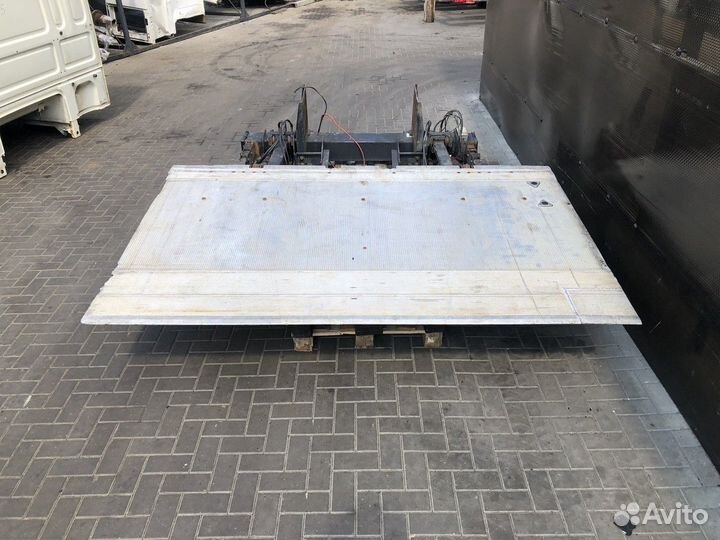 Гидроборт Cargolift Bar Man TGM