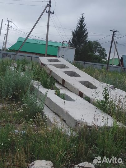 Строение на разбор, бут