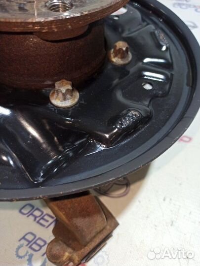 Кулак поворотный задний левый Nissan Terrano D10