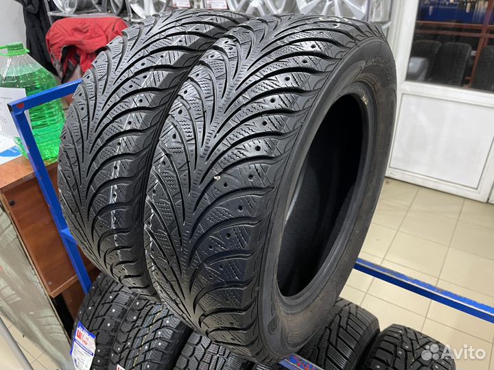 Sava Eskimo Stud 215/60 R16