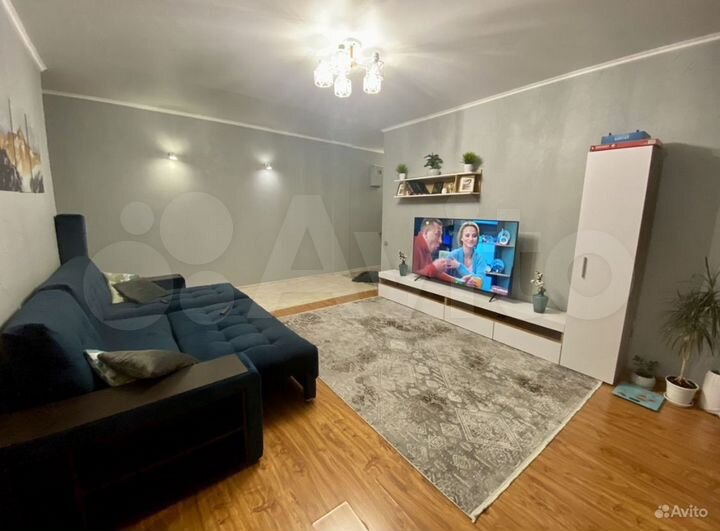 2-к. квартира, 57 м², 1/9 эт.