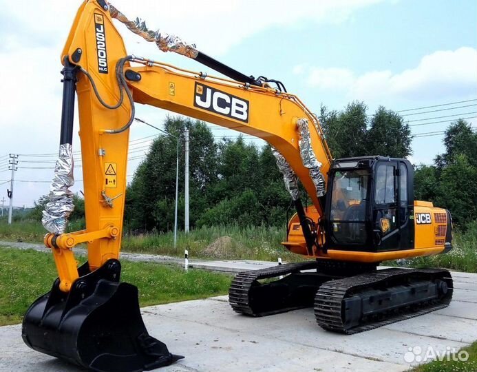 Стекло лобовое нижнее закаленное JCB JS 205LC