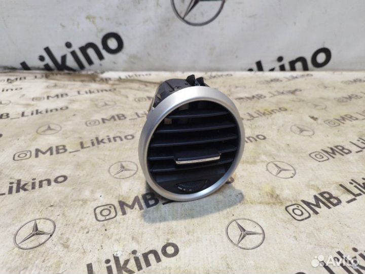 Дефлектор воздушный левый Mercedes Gl X164