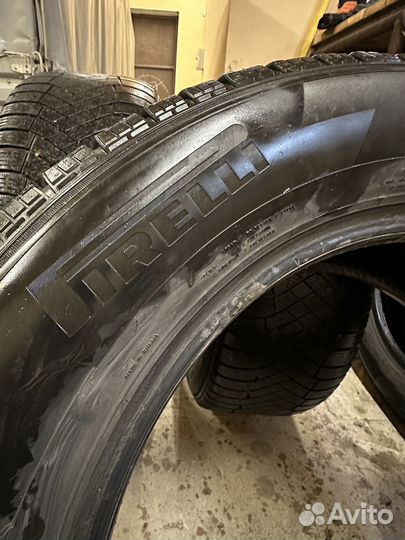 Pirelli Ice Zero FR 245/60 R18 105T