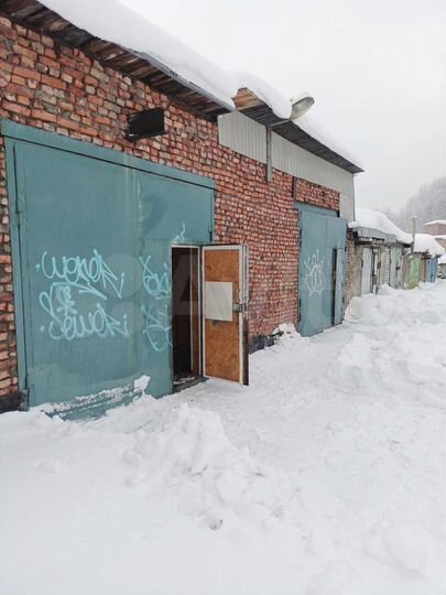 Гараж, > 30 м²