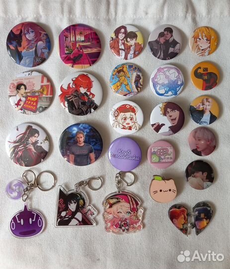 Значки и брелки Геншин, аниме, k-pop