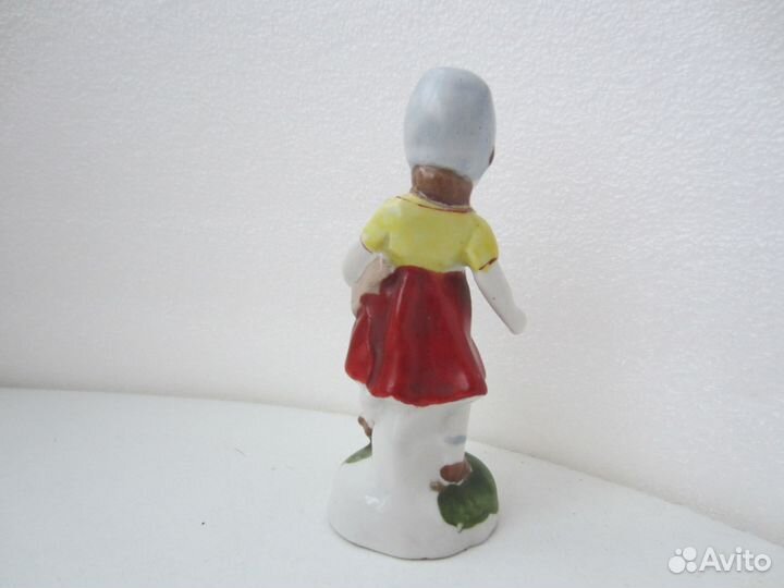 Девочка С книгой сказки-азбука Бронницы 1940-е