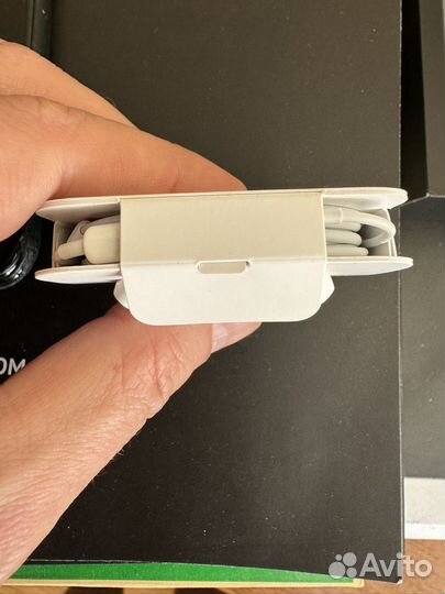 Проводные наушники Apple