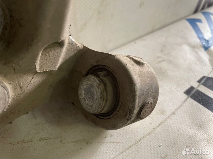 Кулак задней подвески задний правый Infiniti Qx70