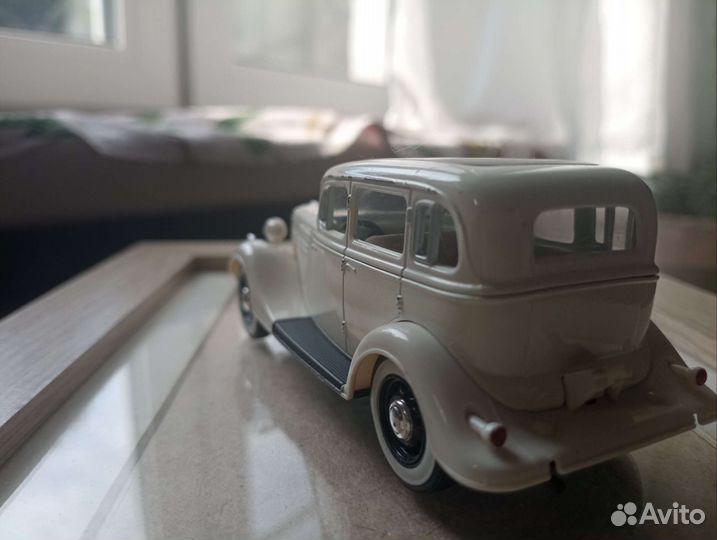 Автомобиль Газ 11-73 белый цвет