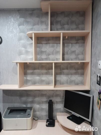 Стол компьютерный с полкой