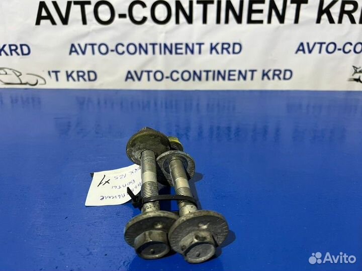 Болты развальные передние Toyota Mark X GRX125 4GR