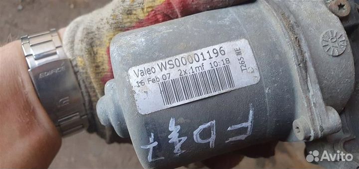 Моторчик стеклоочистителя передний Cadillac SRX 1