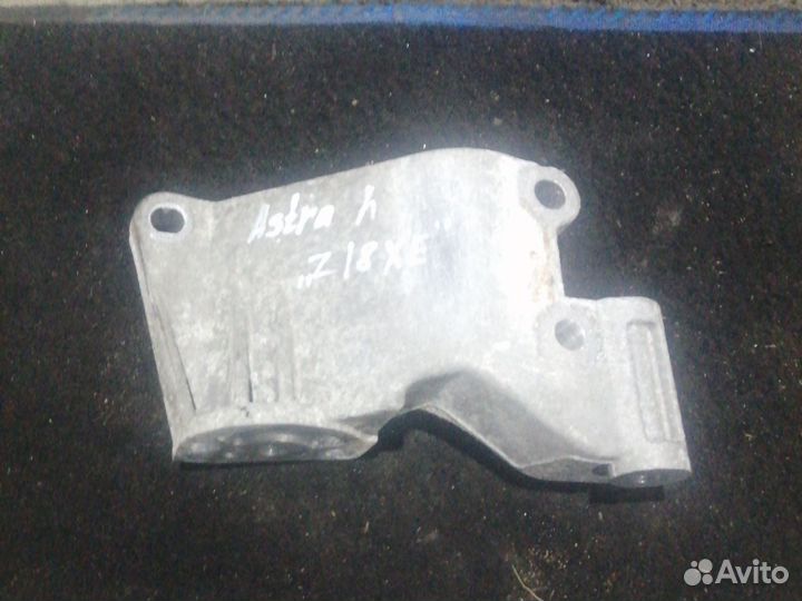 Кронштейн генератора Opel Astra H, Z18XE