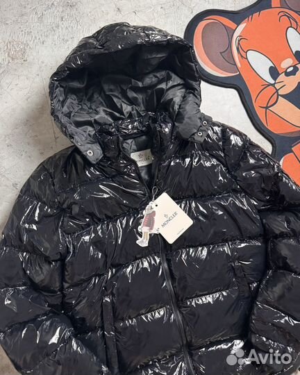 Пуховик moncler глянцевый весна