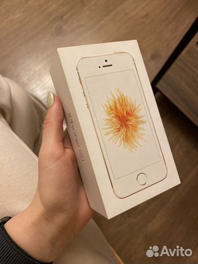 iPhone SE, 16 ГБ