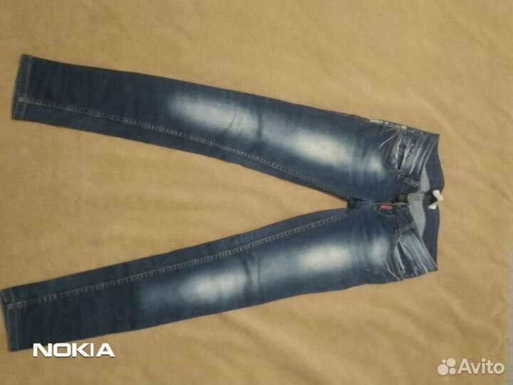 Джинсы молодежные