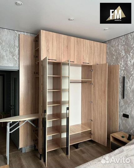 Шкаф с зеркалом